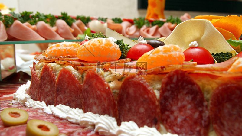 团餐食材配送：代理与自营的差异化解析